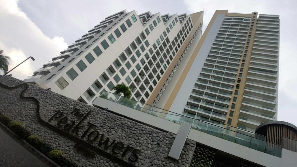 Peak Tower In Phatumnak Pattaya Eksteriør bilde
