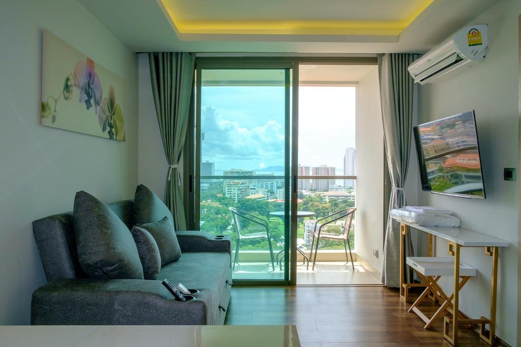 Peak Tower In Phatumnak Pattaya Eksteriør bilde