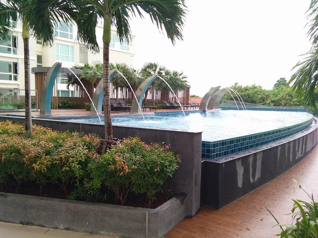 Peak Tower In Phatumnak Pattaya Eksteriør bilde